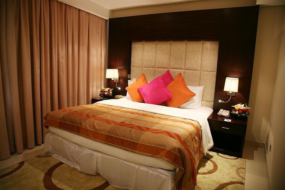 Staybridge Suites Dubai Internet City, An Ihg Hotel Esterno foto